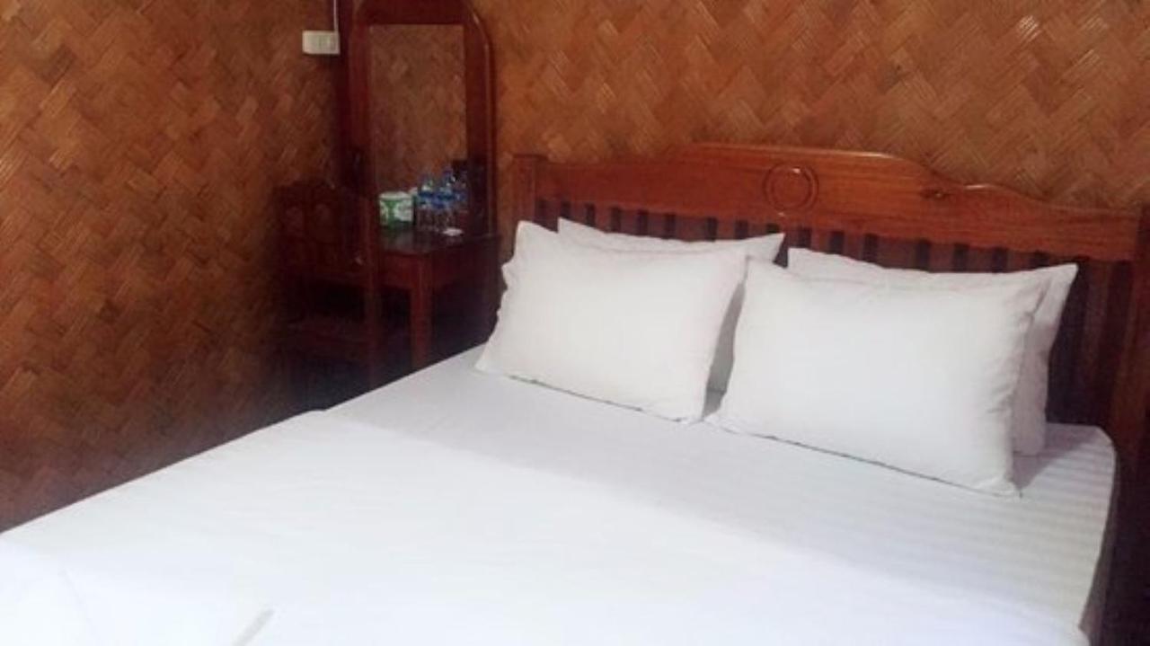 Vang Vieng Bungalows Exterior photo