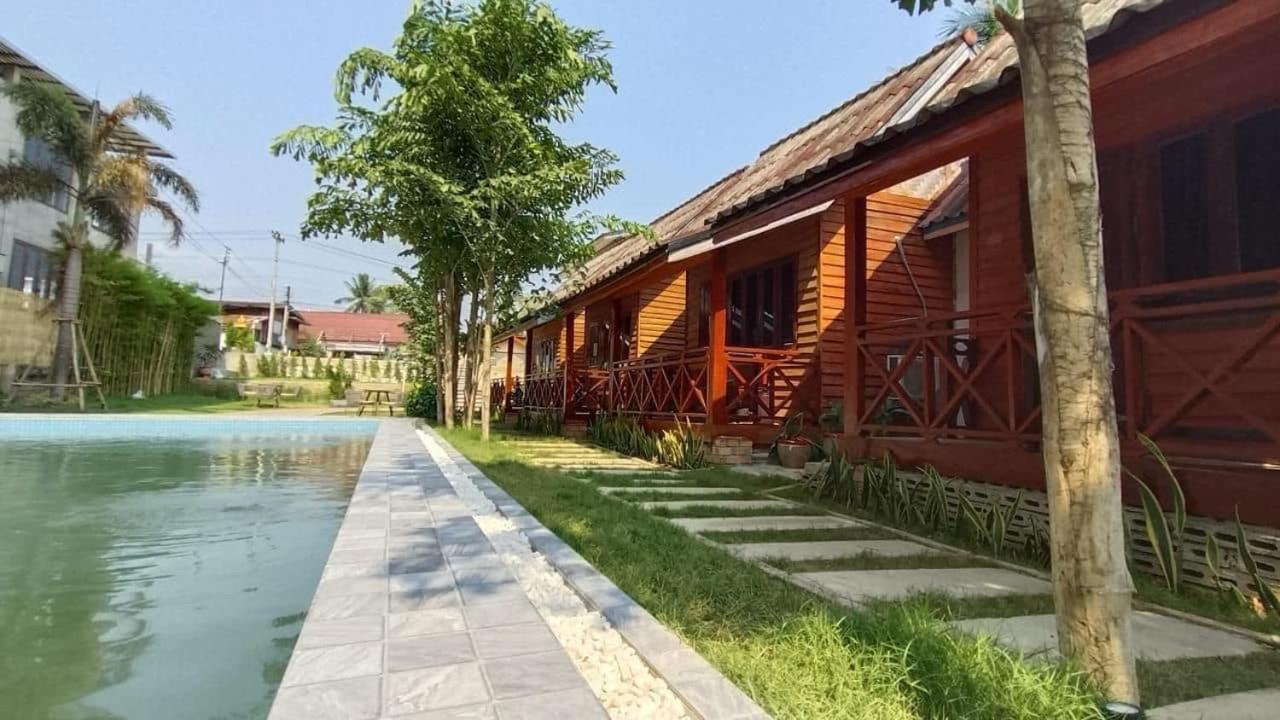 Vang Vieng Bungalows Exterior photo